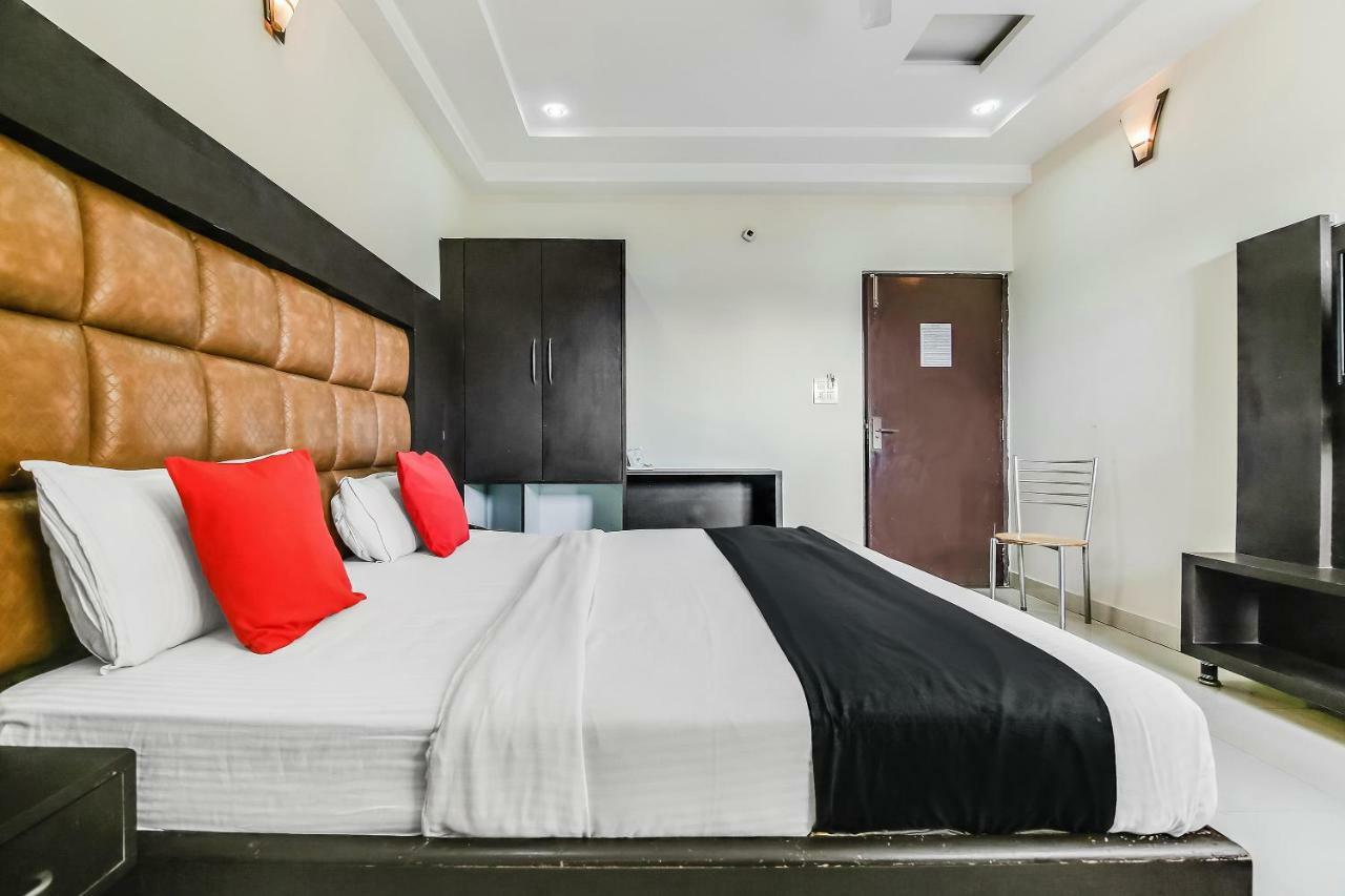 Capital O 32619 Hotel Sugar Palm Gwalior Extérieur photo