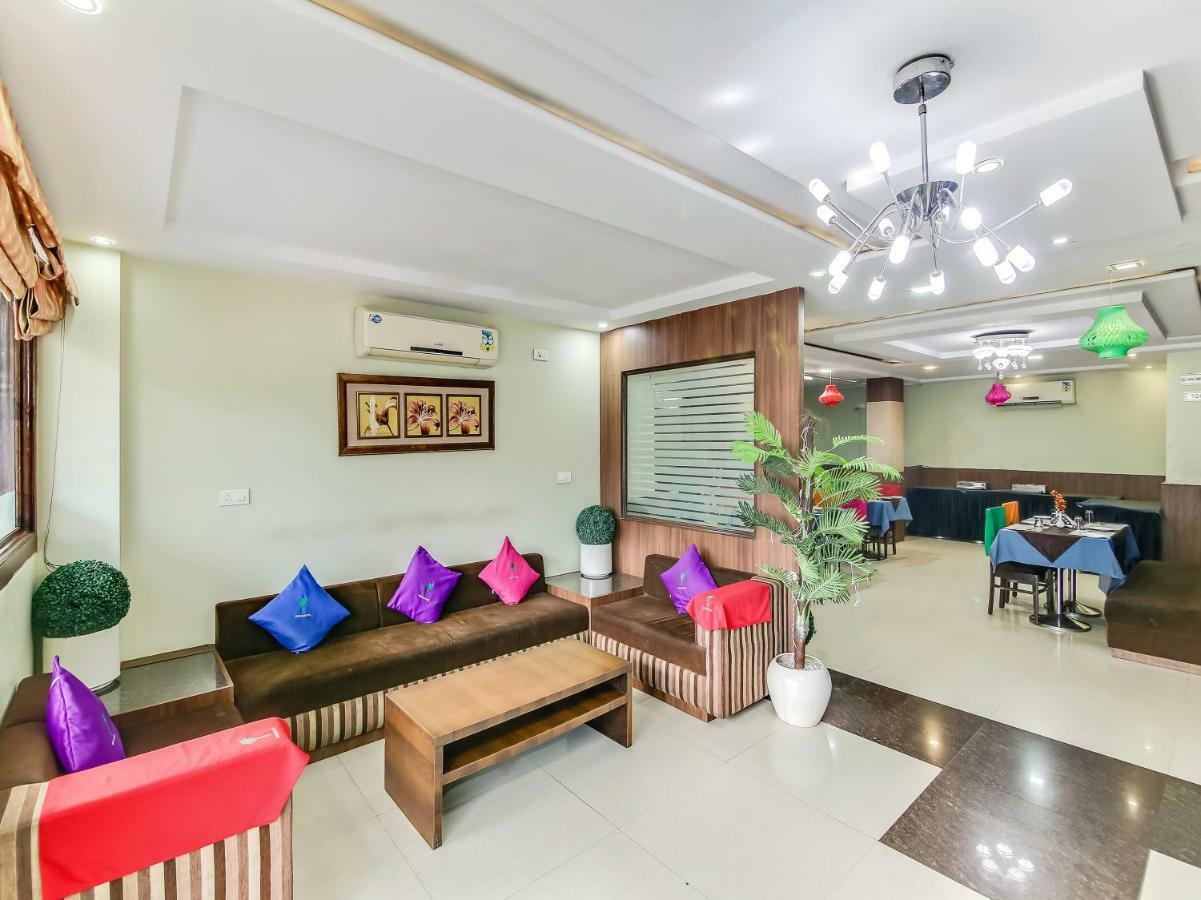 Capital O 32619 Hotel Sugar Palm Gwalior Extérieur photo