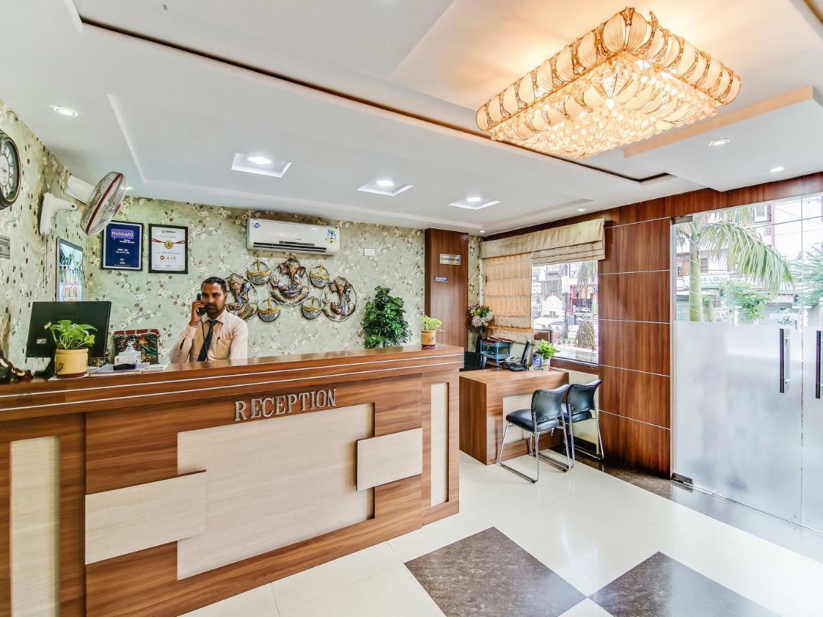 Capital O 32619 Hotel Sugar Palm Gwalior Extérieur photo
