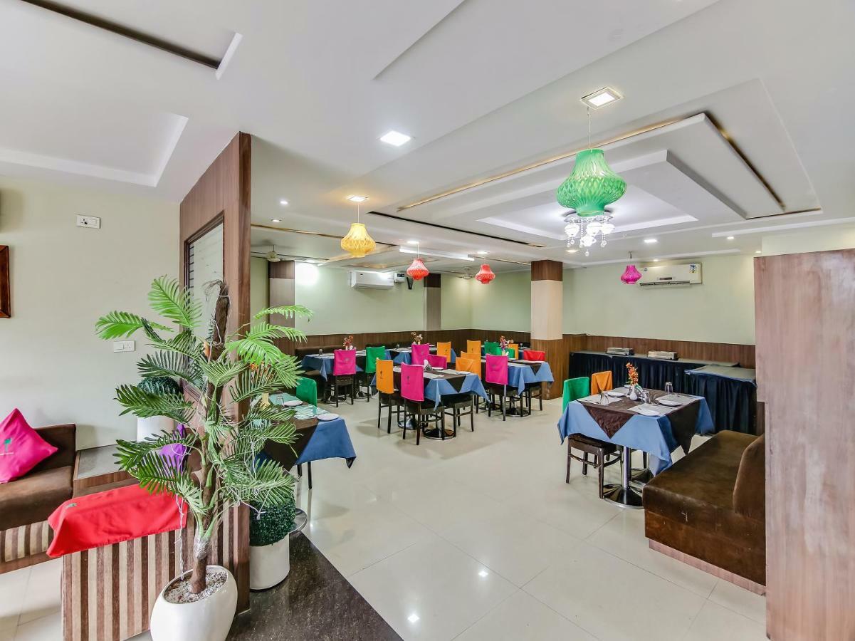 Capital O 32619 Hotel Sugar Palm Gwalior Extérieur photo