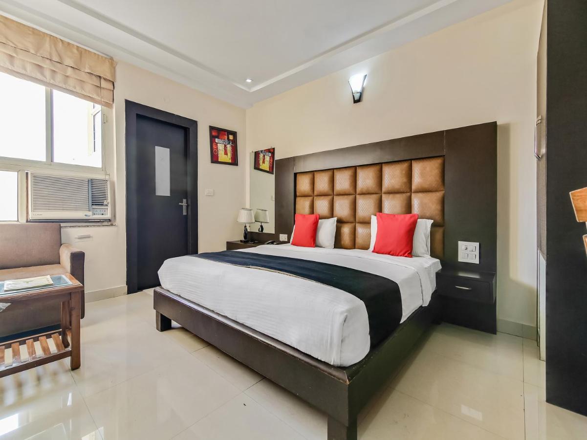 Capital O 32619 Hotel Sugar Palm Gwalior Extérieur photo