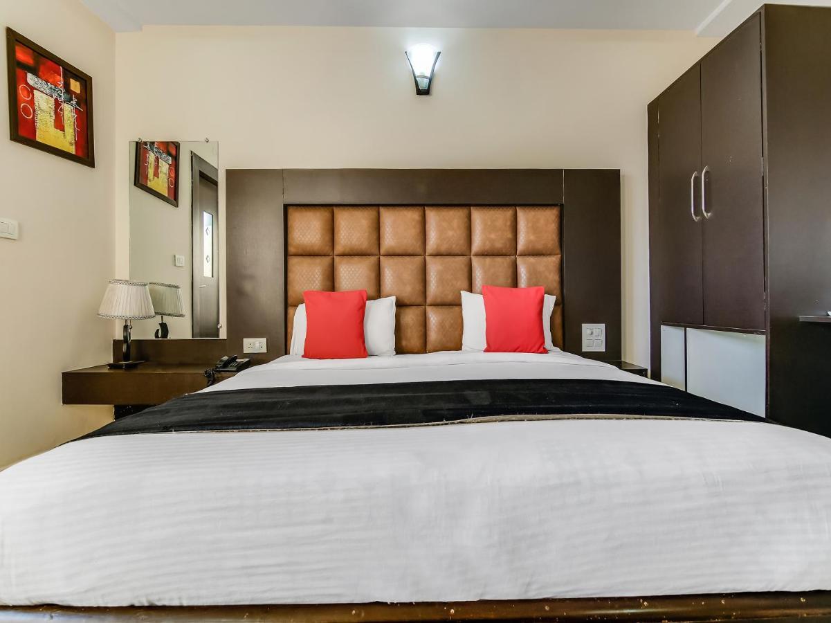 Capital O 32619 Hotel Sugar Palm Gwalior Extérieur photo